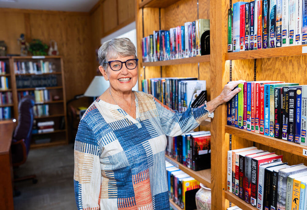 Mesa Resident In The Library 1000Px